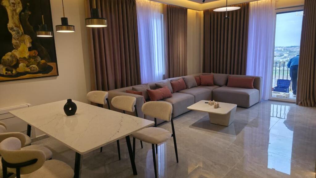 🏡 Apartament Super-Luksoz me Qira – Secret Garden