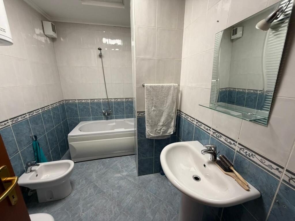 Apartament 2+1 per shitje tek Kristal Center.