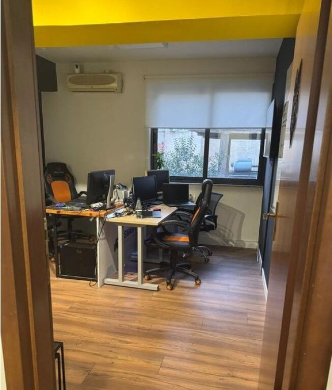 APARTAMENT ME QIRA TEK 'LIBRI UNIVERSITAR"