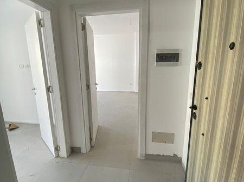 Shitet, Apartament 1+1, Pazari i Ri, Tiranë.