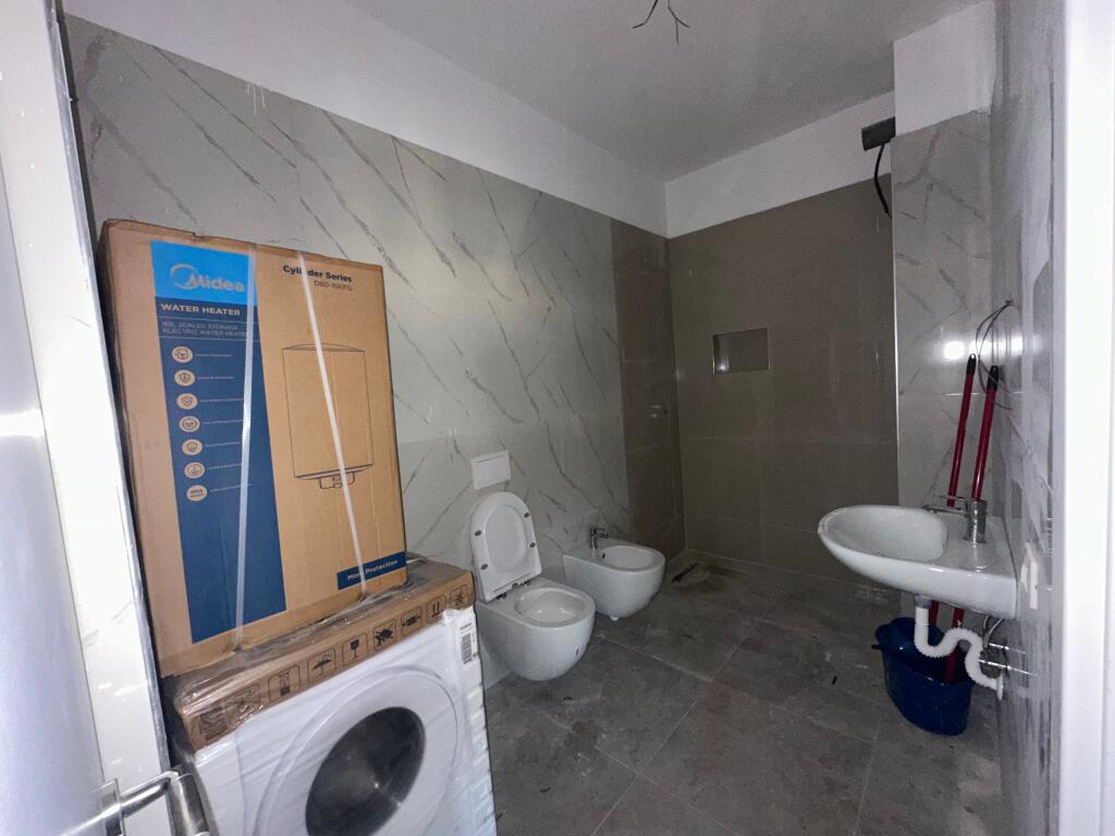 Jepet me qera apartament 1+1 te Univers City