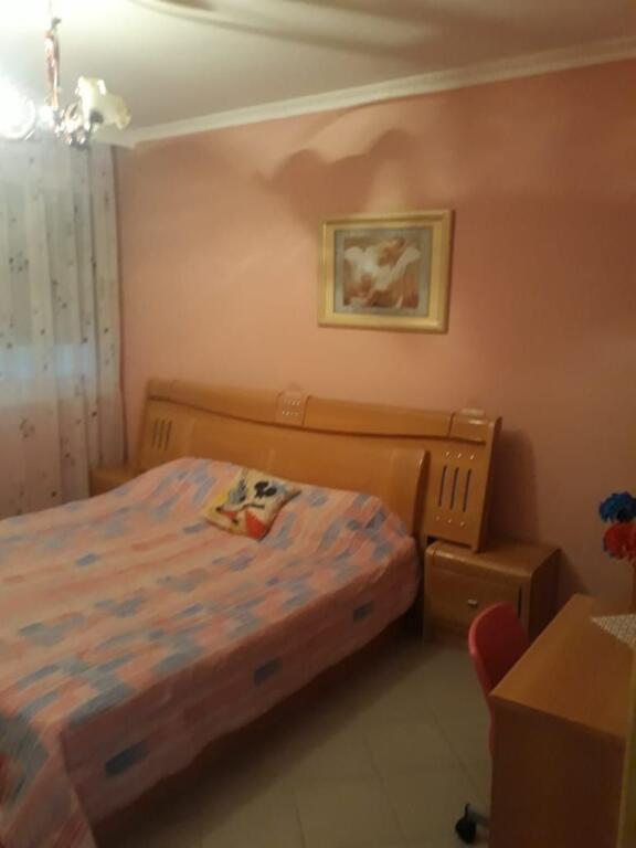 Apartment 2+1+2 for rent at Komuna e Parisit