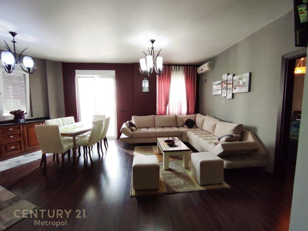 JEPET ME QERA APARTAMENT 2+1 TEK SHESHI WILSON !