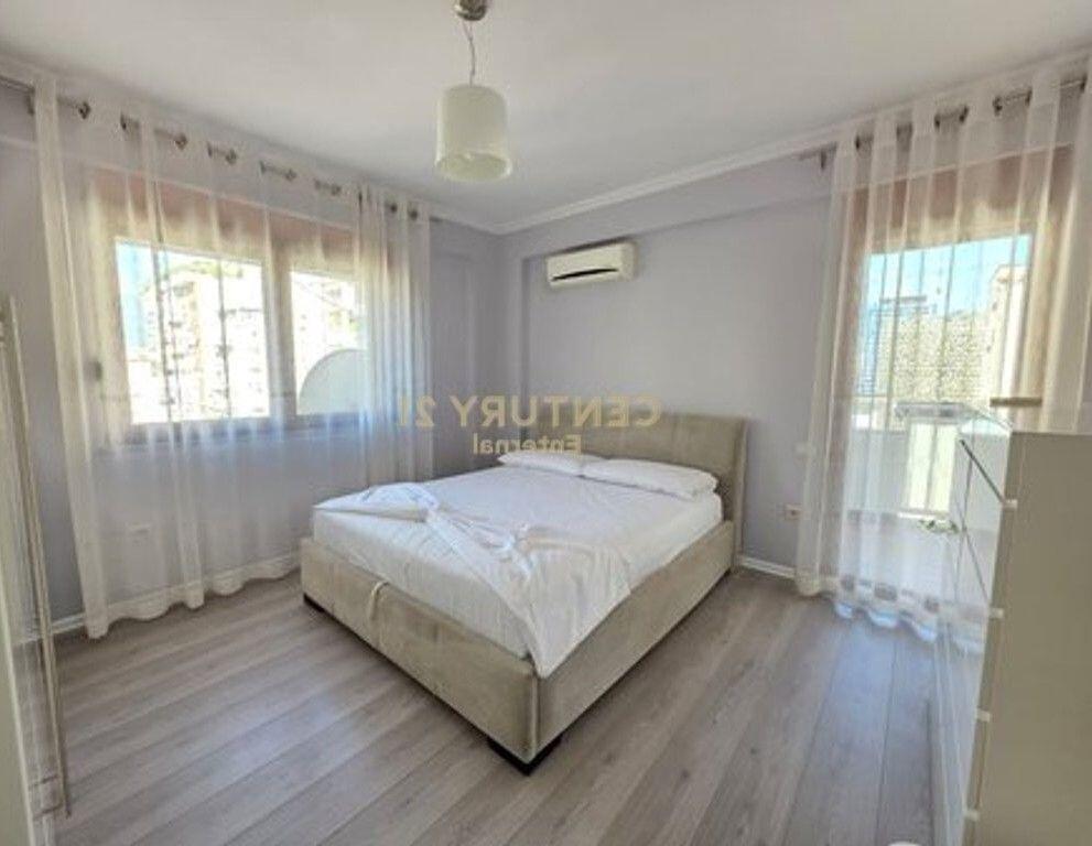 Apartament 2+1 + Post Parkimi ne Bllok.