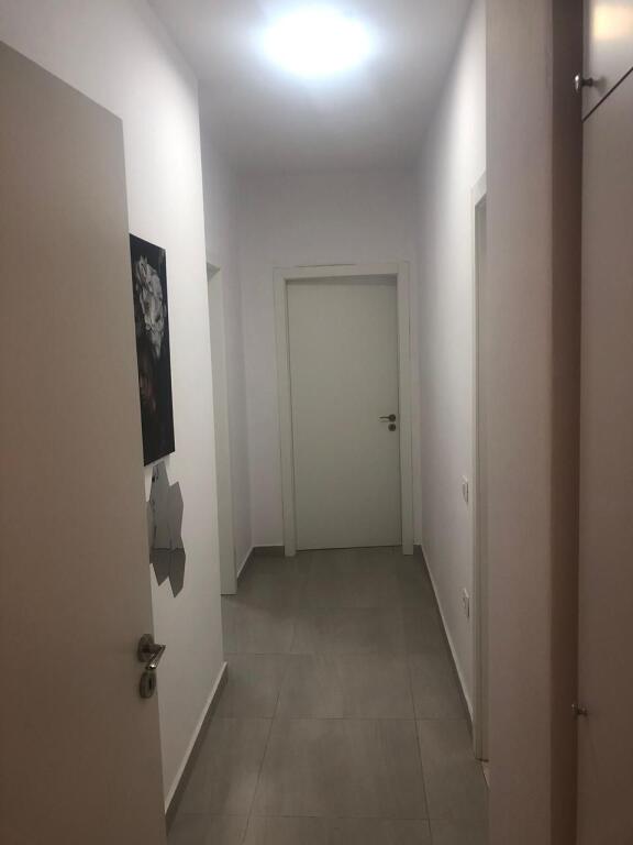 shitet apartament 3+1 prane viles Gold