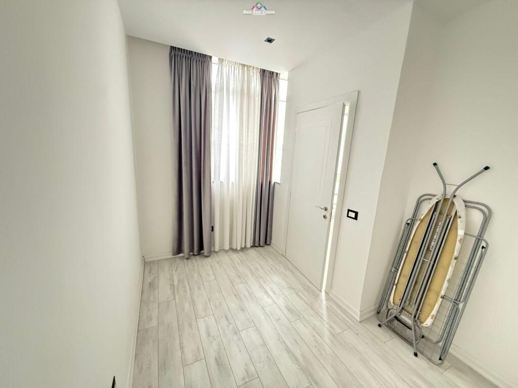 Appartamento In Affitto 3+1+2 Al Complesso Delijorgji (ID B230184) Tirana