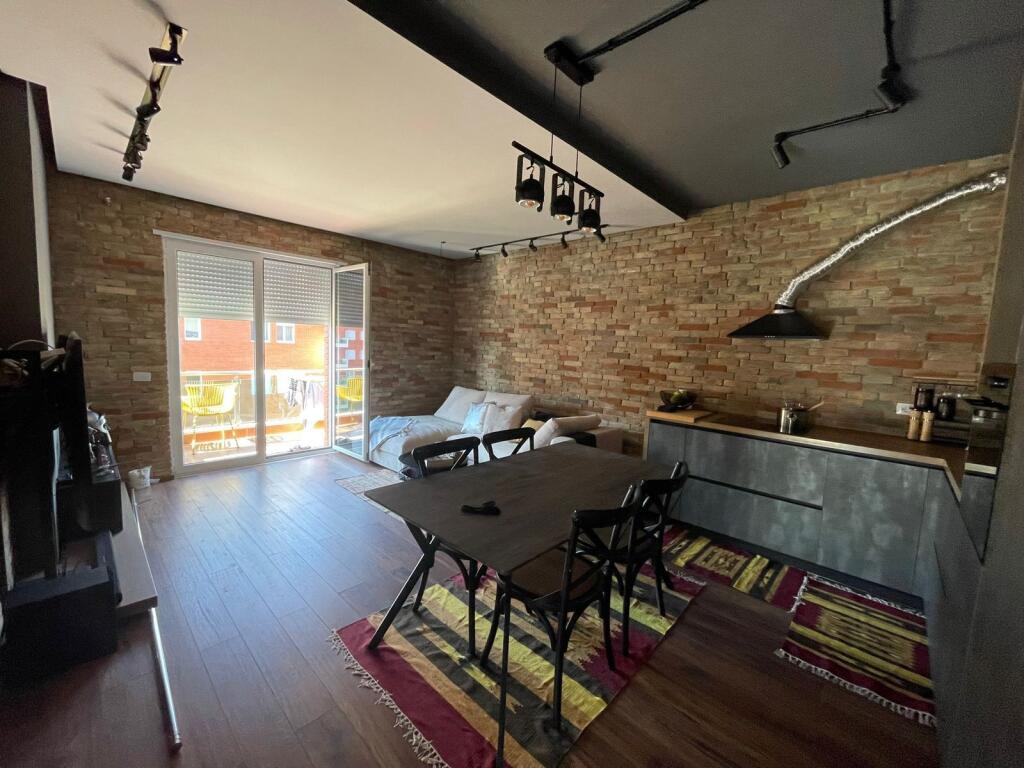 jepet me qera apartament 1+1+parkim