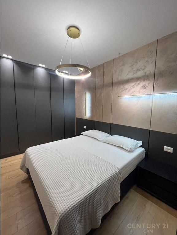 Super Apartament 2+1 ne Qender, fillimi Rr. Kavajes!