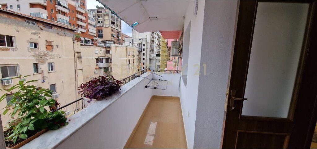 Apartament 2+1 ne qender me qera!