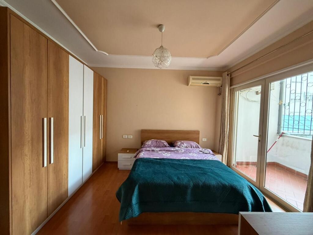Apartament 2+1 per shitje tek Kristal Center.