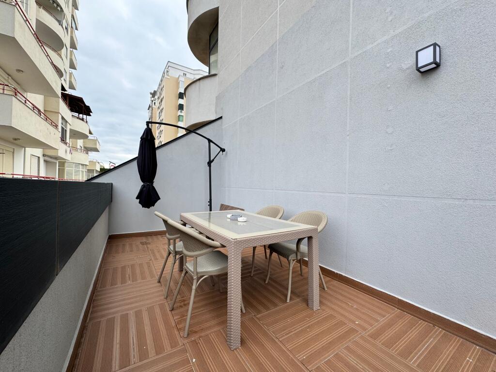 Jepet ME QERA APARTAMENT 2+1 DURRES, Vollga.