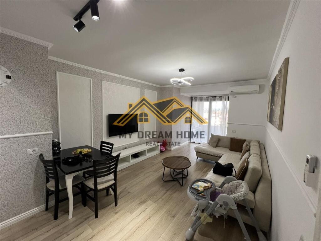 SHITET APARTAMENTI 2+1 NE HYRJE TE DURRESIT!!