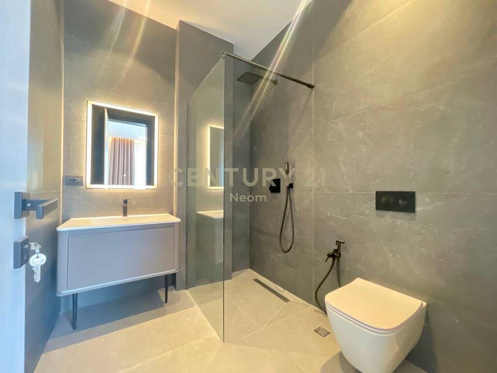 Qira – Vilë e Bashkëngjitur në Rezidencën Forest, Liqeni i Thatë