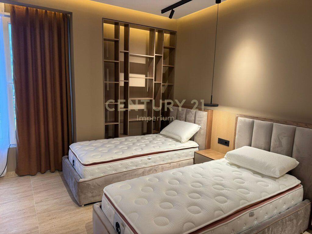 Apartament luksoz 3+1+4+2 Poste parkimi per qira ne Rezidencen Secret Garde 3,000 € /Muaj Sip. Totale  200m2