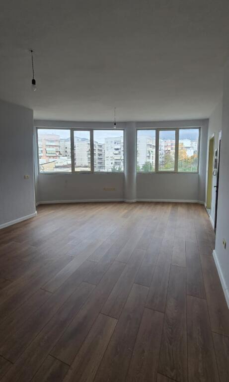 Shitet, Apartament 1+1, Fresku , Tirane
