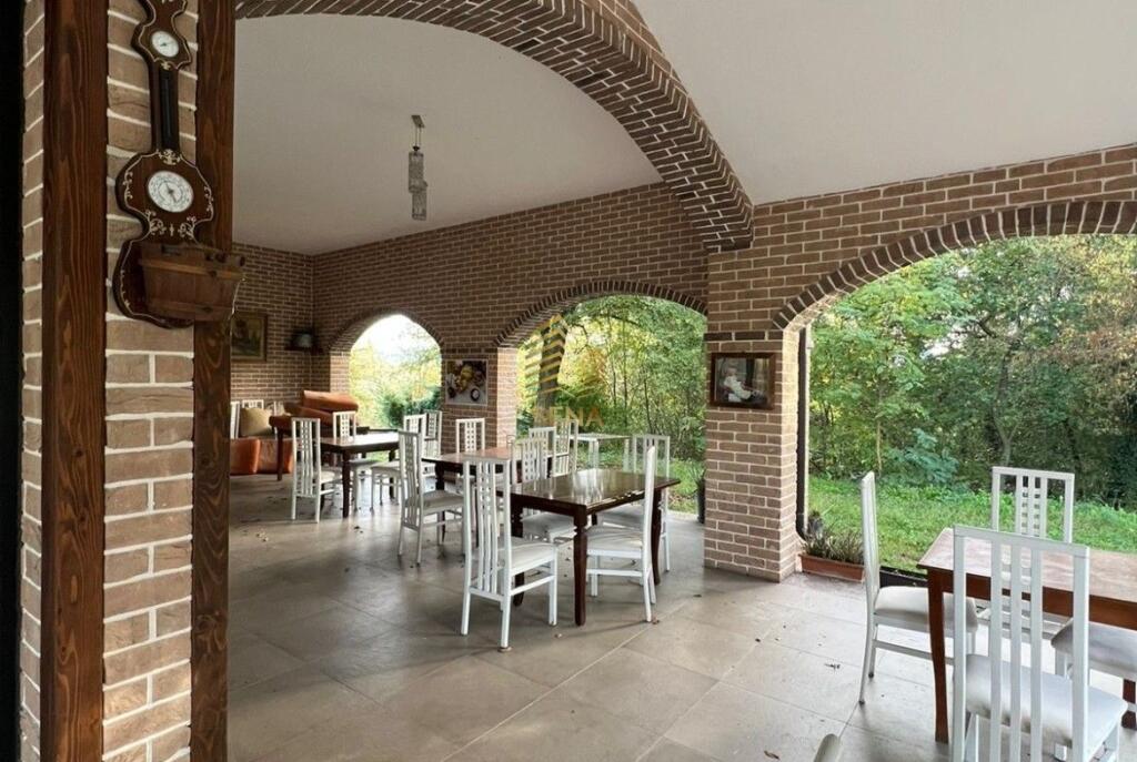 Jepet me qira Objekt biznesi 2 kate Restorant + Hotel, Durres ︱Rruga Kombetare Kombinat – Plepa, 3500 Euro/muaj