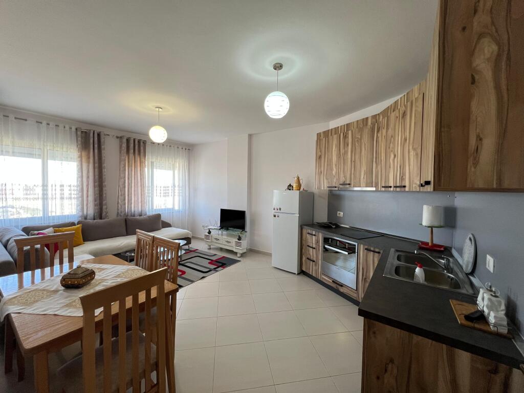 Apartament 1+1 me qera tek Bulevardi Migjeni ne Yzberisht
