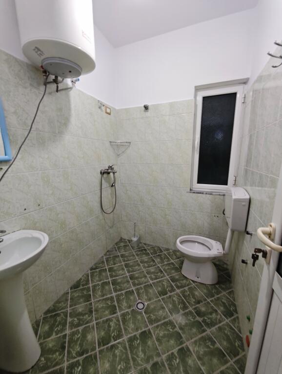 📢 Për qira – Vilë Trekatëshe - një strukturë unike akomoduese