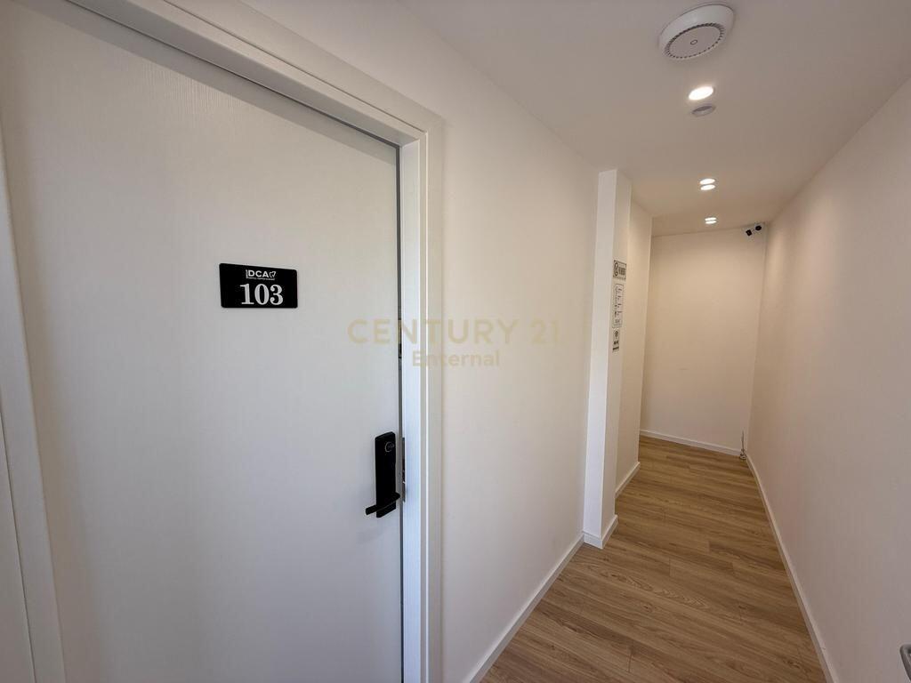 Vile per shitje tek Rruga e Kavajes