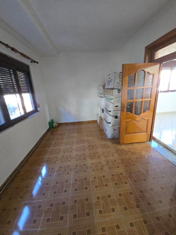 SHITET APARTAMENT 2+1 – TEK STADIUMI, DURRËS