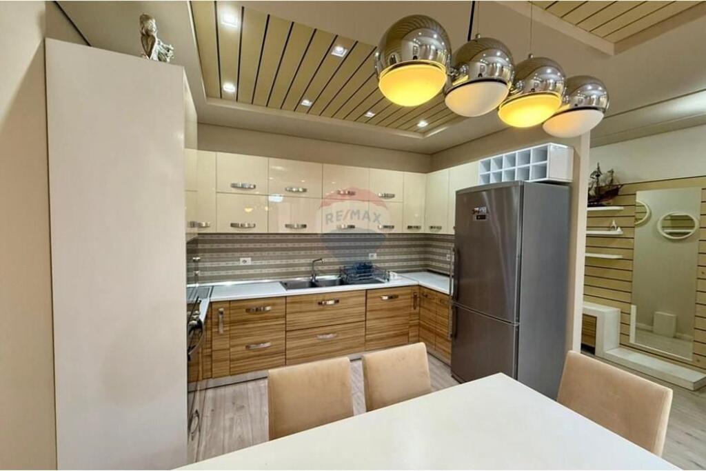 APARTAMENT 2+1+2 + PARKIM PËR QIRA