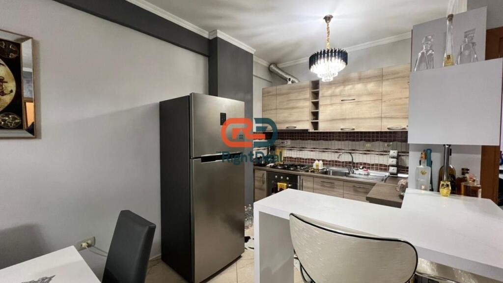 A Siri Kodra, Appartamento 1+1 Ampio in Vendita, Ideale per Abitare!!!