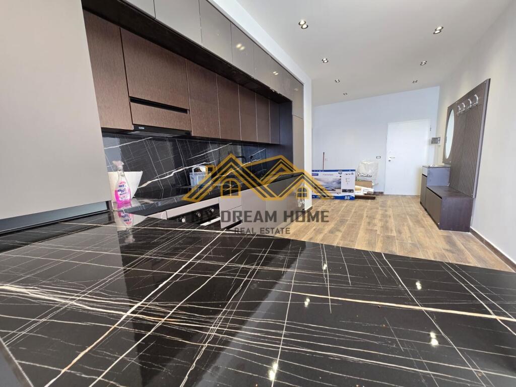 SHITET APARTAMENT 2+1 ME PAMJE DETI NE VOLLGA,DURRES!