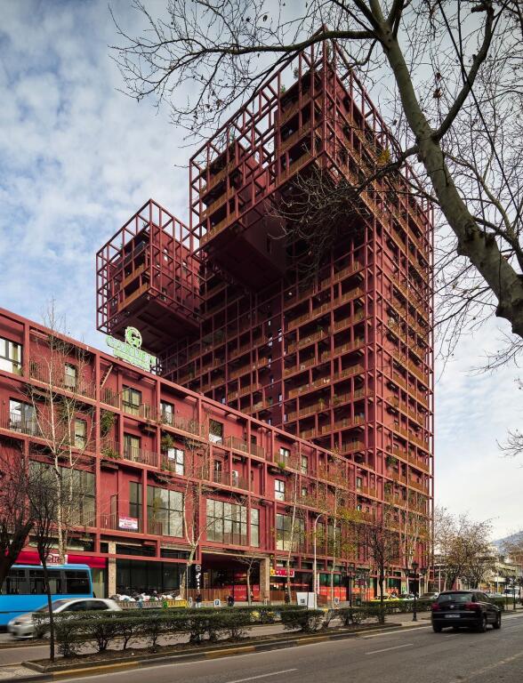 Ambient biznesi me qera+parking Tirana Garden Building