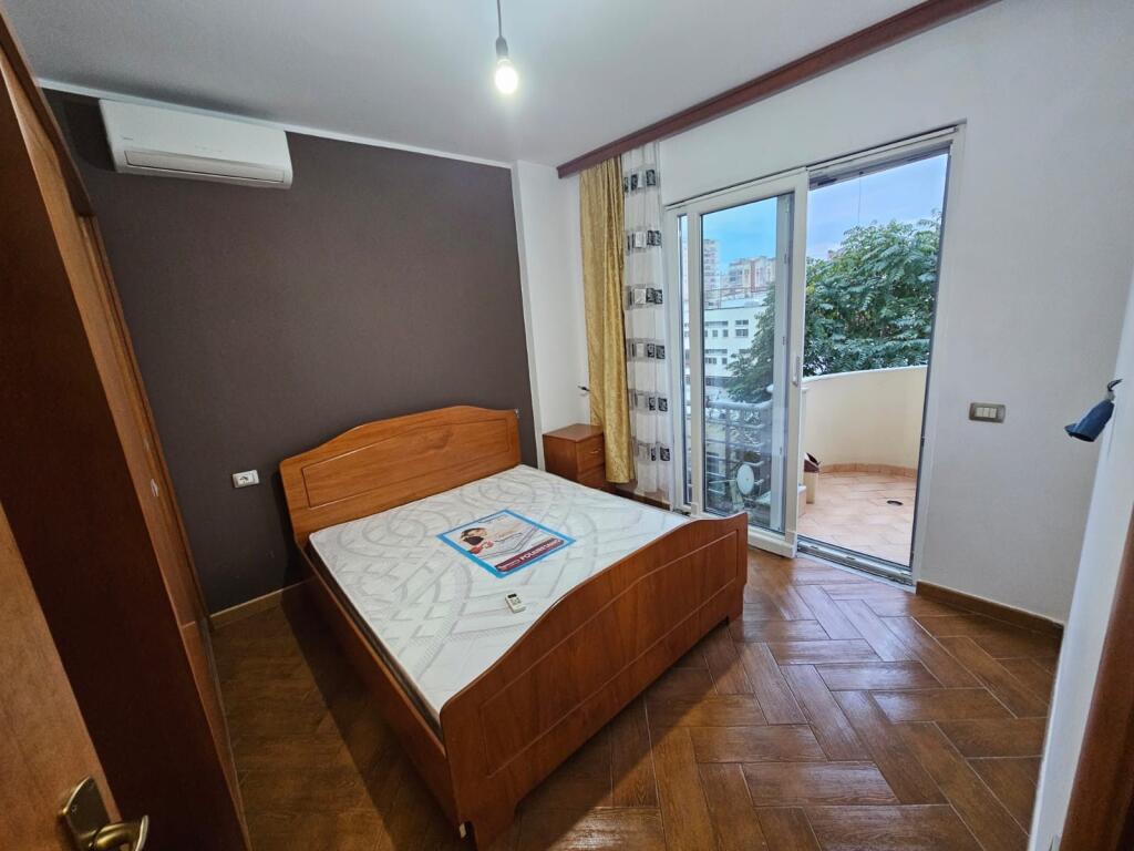 Jepet Me Qera Apartament 3+1+2 Tualete + 1 Ballkon