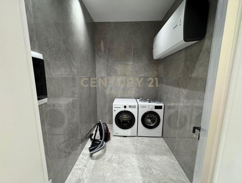 Apartament luksoz 3+1+4+2 Poste parkimi per qira ne Rezidencen Secret Garde 3,000 € /Muaj Sip. Totale  250m2