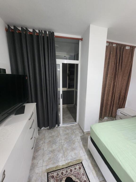 1+1,i mobiluar ,komune e parisit,cmimi 650 euro