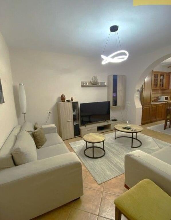 Qira, Apartament 2+1 – Myslym Shyri, Tiranë