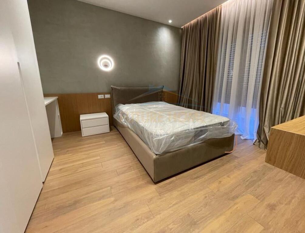 JEPET ME QERA VILE 3KATESHE,KOMPLEKSI COLOMBO, TEG