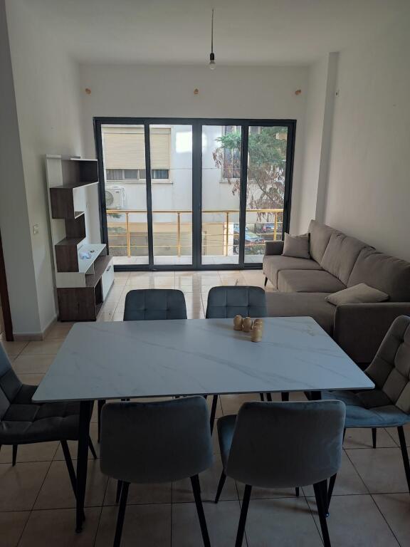 APPARTAMENTO 1+1. 35000 LEKE. VIA 5 MAJI