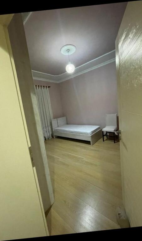 Jepet Apartment me qera 2+1, Id 13894