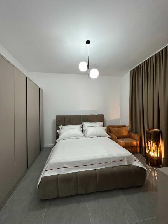 SHITET VILE 3 KATE GOLEM PRANE FAFA GRAND BLUE 500000€