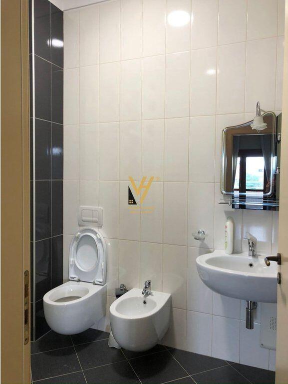 SHITET APARTAMENT 4+1+2+VERANDE TE KOPSHTI ZOOLOGJIK 550.000 EURO