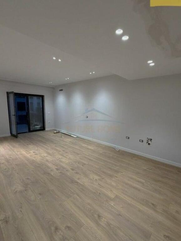 Shitet, Apartament 1+1 në Kodra e Diellit 2.