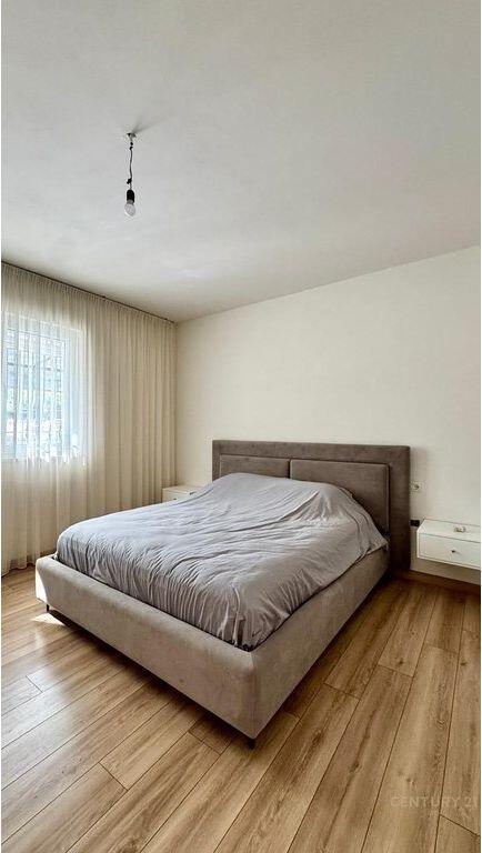 Jepet me qira kat vile 2+1 me hyrje individuale dhe oborr privat ! 550 € /Muaj