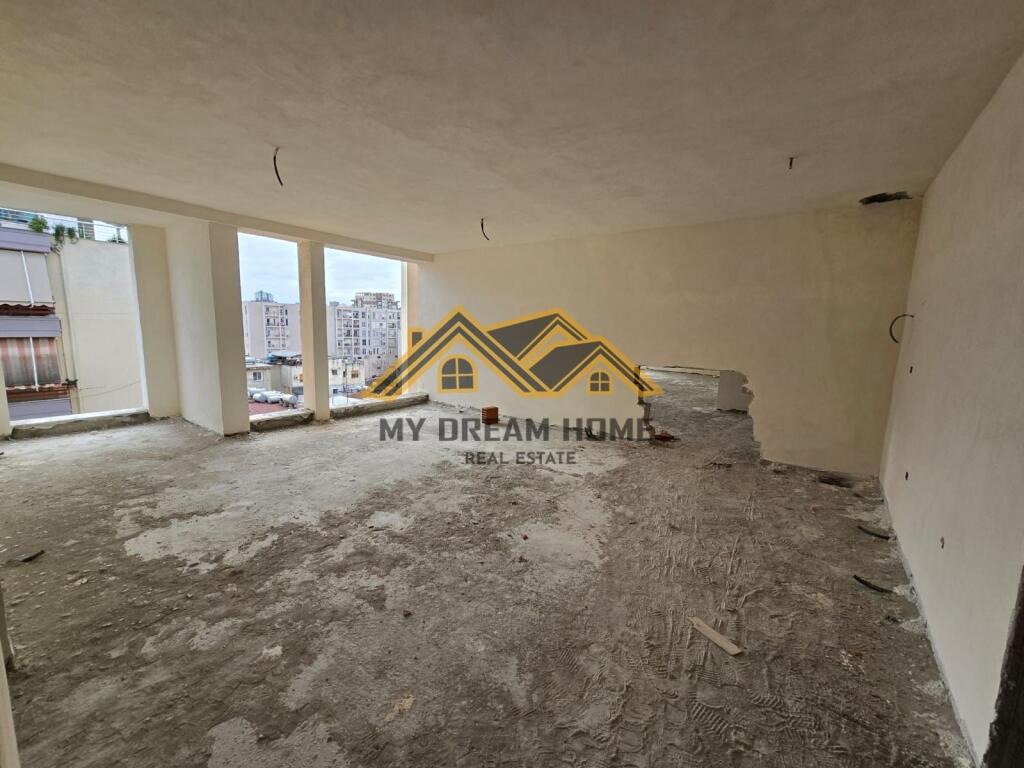 SHITET APARTAMENT 2+1+2 NE QENDER DURRES!