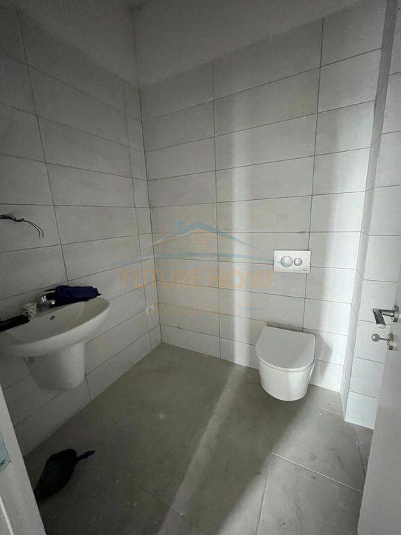 Shitet, Apartament 2+1+2, Kompleksi Henke, Tiranë.