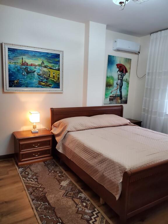 📌 Apartament me Qira – 2+1  Rruga Manol Konomi, Pazari i Ri