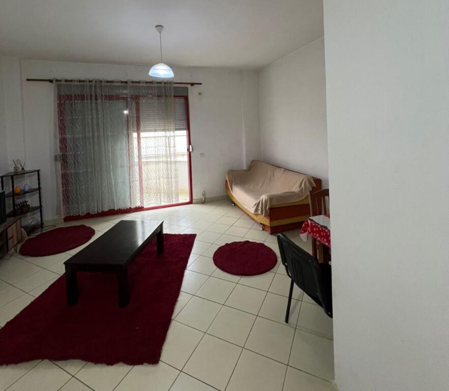 Affittasi appartamento 1+1 a Kthesa e Kamzës!