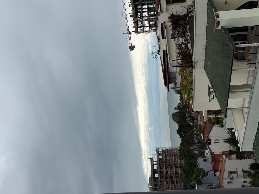 Shitet apartament 2+1