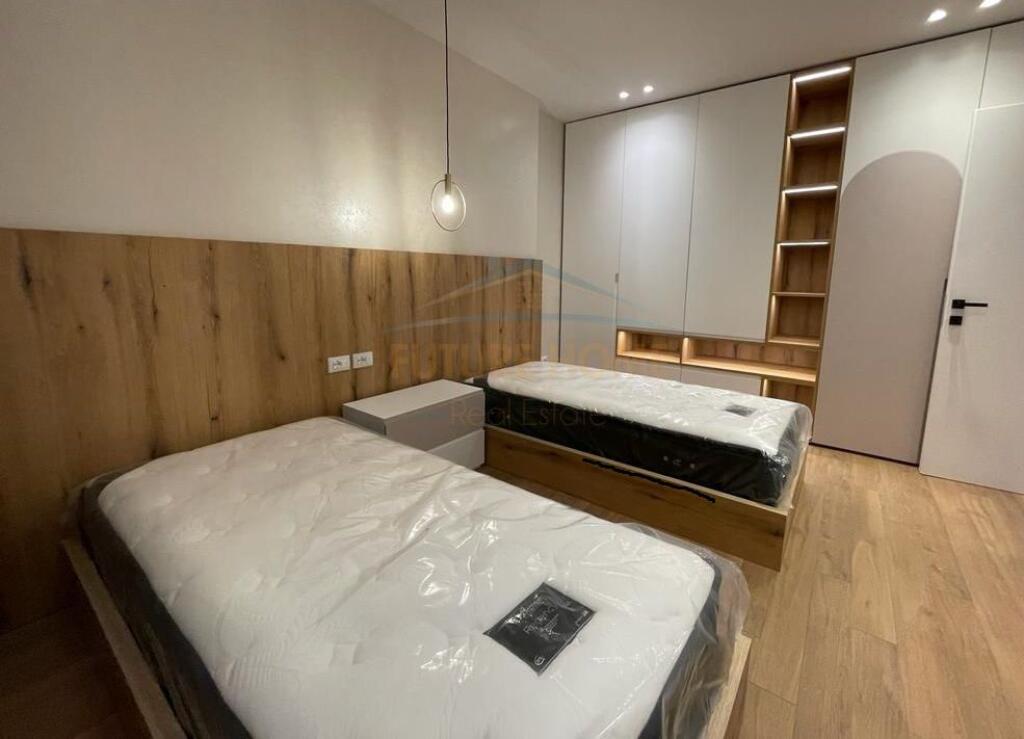 JEPET ME QERA VILE 3KATESHE,KOMPLEKSI COLOMBO, TEG