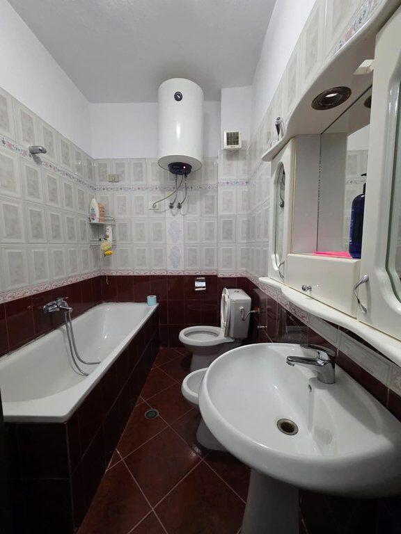 Qera, Apartament 1+1 tek Ish Parku , Tirane.