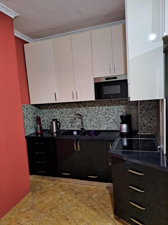 Apartament me qera 2+1 ne Kamez