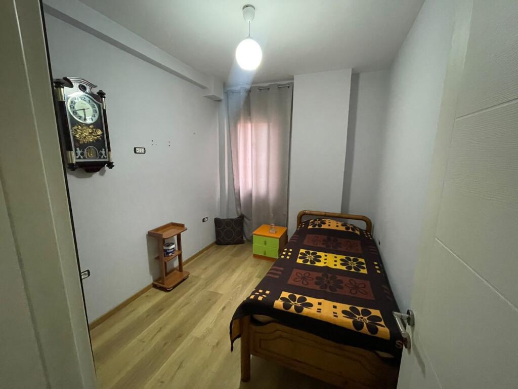 Apartament me qera 3+1 tek Kopshti Botanik