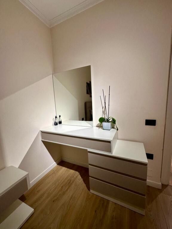 JEPET ME QERA APARTAMENT 2+1 TE TOM DOSHI SHKOZE