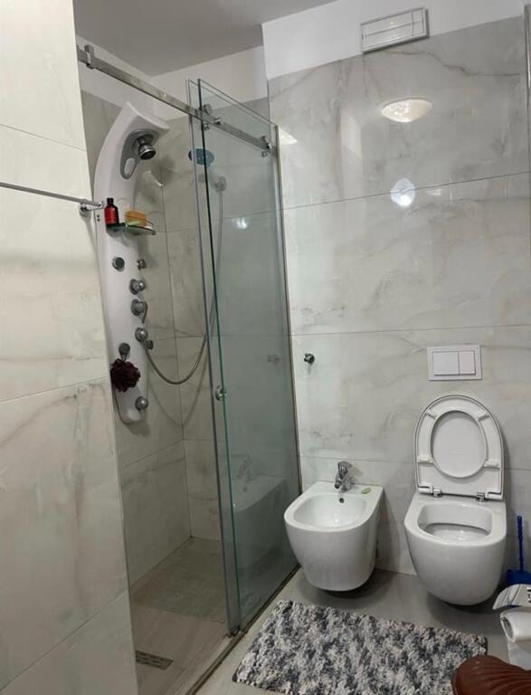 Apartament 2+1 per shitje, Yzberisht, Rruga Besim Alla